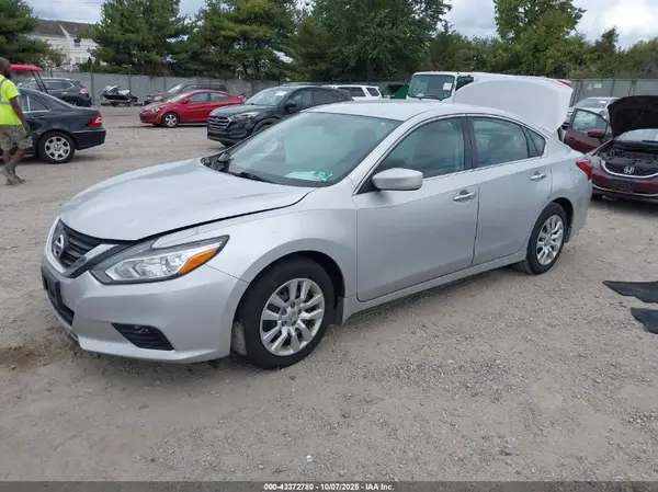 1N4AL3AP1JC470472 2018 NISSAN ALTIMA - Image 2