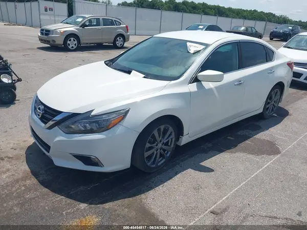 1N4AL3AP1JC471542 2018 NISSAN ALTIMA - Image 2