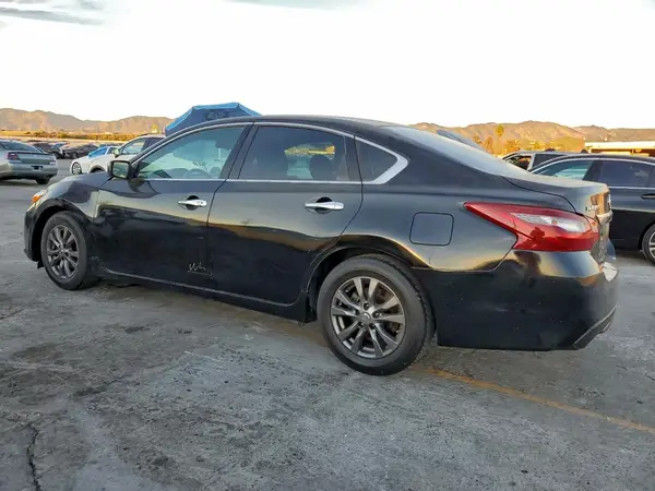 1N4AL3AP1JC473369 2018 NISSAN ALTIMA - Image 2