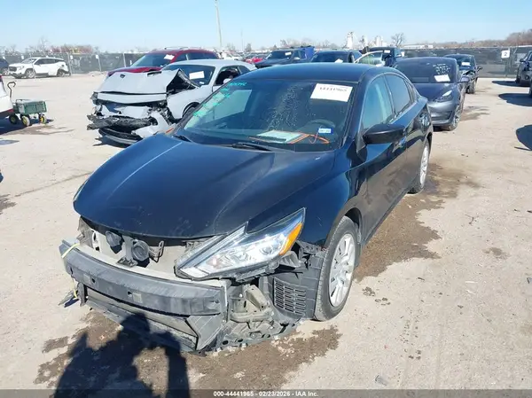 1N4AL3AP1JC475333 2018 NISSAN ALTIMA - Image 2