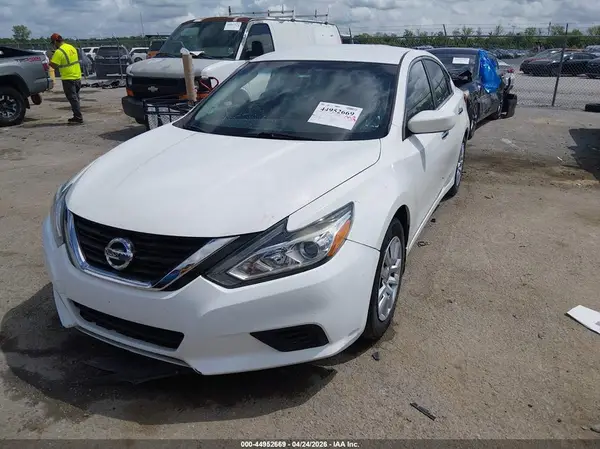 1N4AL3AP1JC476806 2018 NISSAN ALTIMA - Image 2