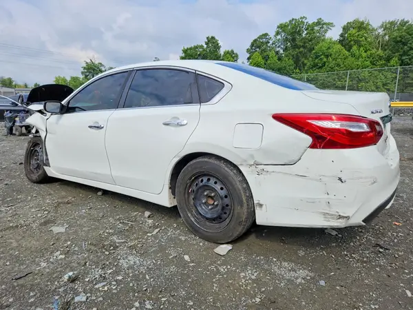 1N4AL3AP1JC477132 2018 NISSAN ALTIMA - Image 2