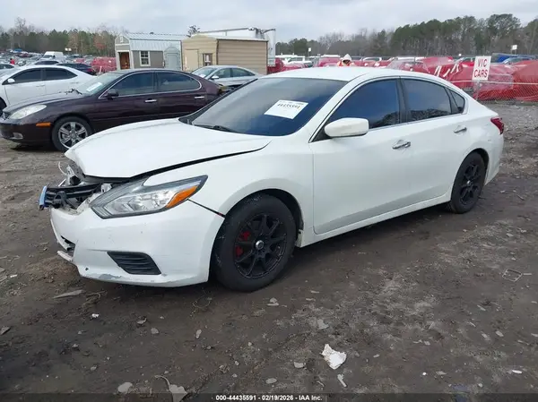 1N4AL3AP1JC477227 2018 NISSAN ALTIMA - Image 2