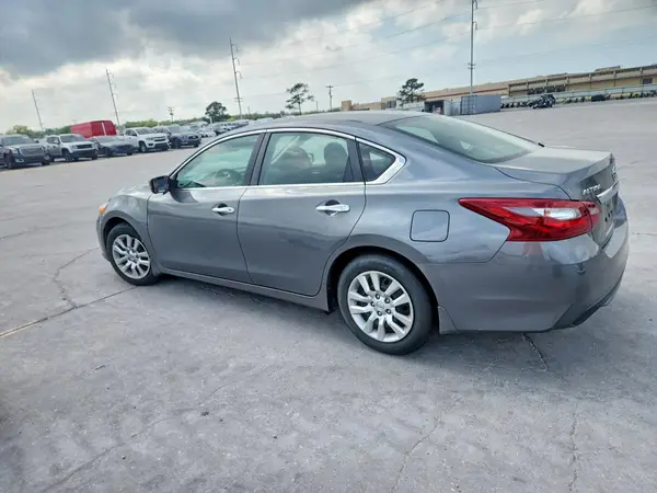 1N4AL3AP1JC478118 2018 NISSAN ALTIMA - Image 2