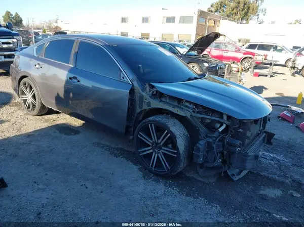 1N4AL3AP1JC479317 2018 NISSAN ALTIMA - Image 1