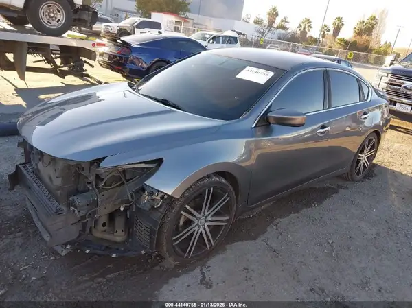 1N4AL3AP1JC479317 2018 NISSAN ALTIMA - Image 2