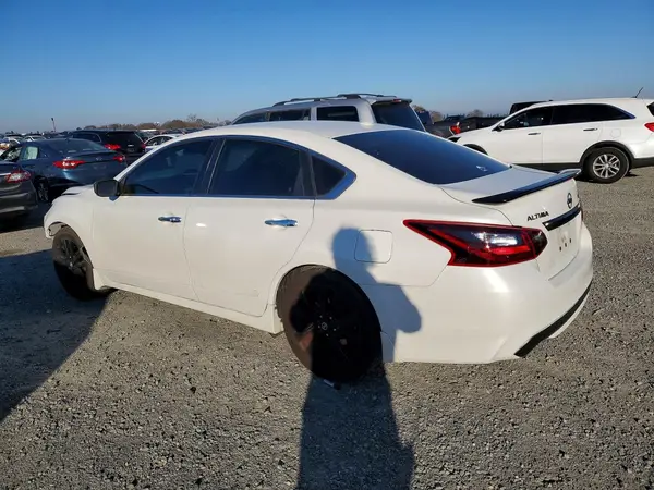 1N4AL3AP1JC480113 2018 NISSAN ALTIMA - Image 2