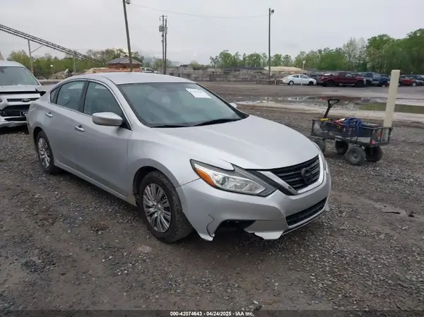 1N4AL3AP2GC136668 2016 NISSAN ALTIMA - Image 1