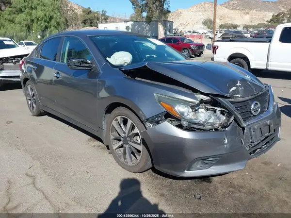 1N4AL3AP2GC181805 2016 NISSAN ALTIMA - Image 1