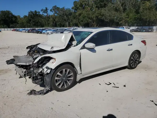 1N4AL3AP2GC273657 2016 NISSAN ALTIMA - Image 1