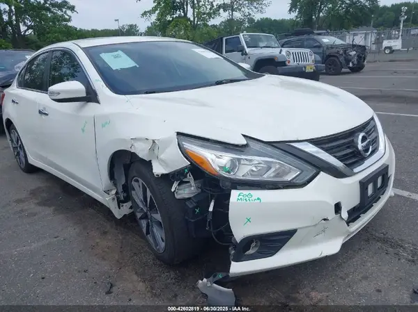 1N4AL3AP2GC292676 2016 NISSAN ALTIMA - Image 1