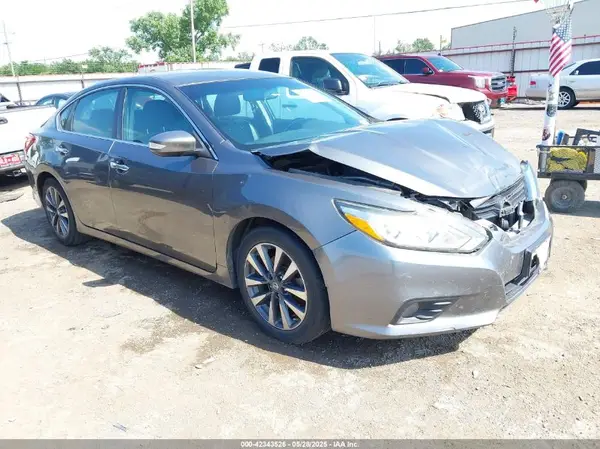 1N4AL3AP2HC109021 2017 NISSAN ALTIMA - Image 1