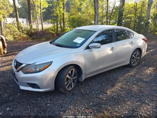 1N4AL3AP2HC121976 2017 NISSAN ALTIMA - Image 2