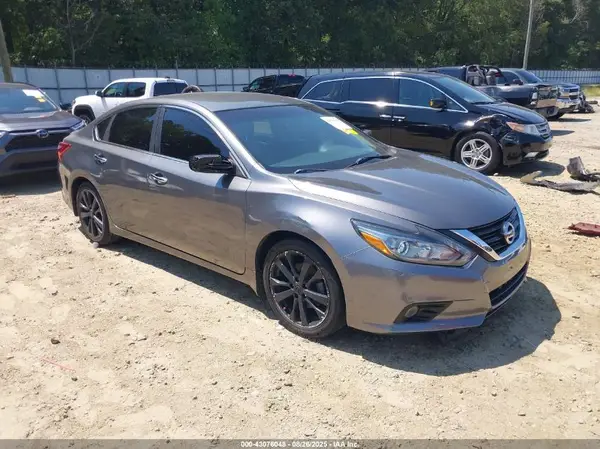 1N4AL3AP2HC125803 2017 NISSAN ALTIMA - Image 1