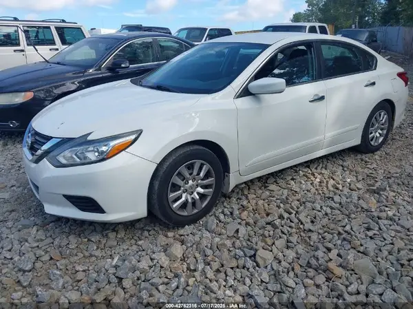 1N4AL3AP2HC128670 2017 NISSAN ALTIMA - Image 2