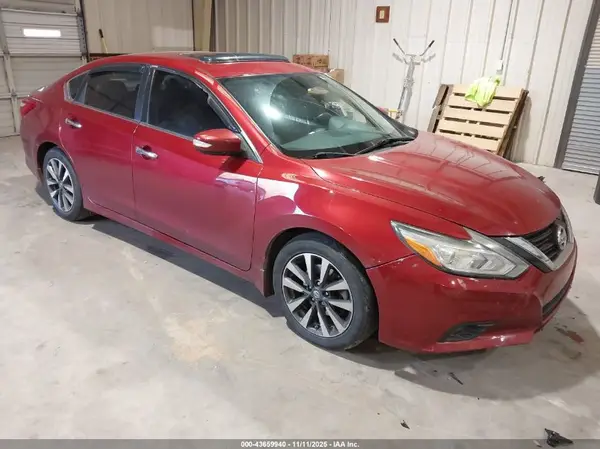 1N4AL3AP2HC132248 2017 NISSAN ALTIMA - Image 1