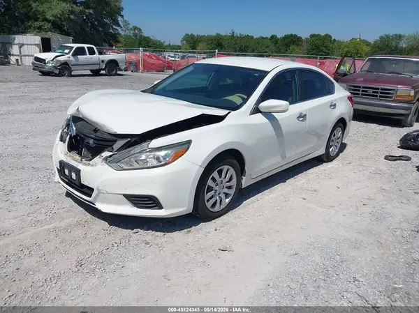1N4AL3AP2HC137157 2017 NISSAN ALTIMA - Image 2