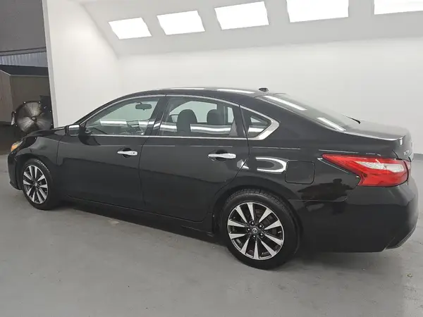 1N4AL3AP2HC140740 2017 NISSAN ALTIMA - Image 2