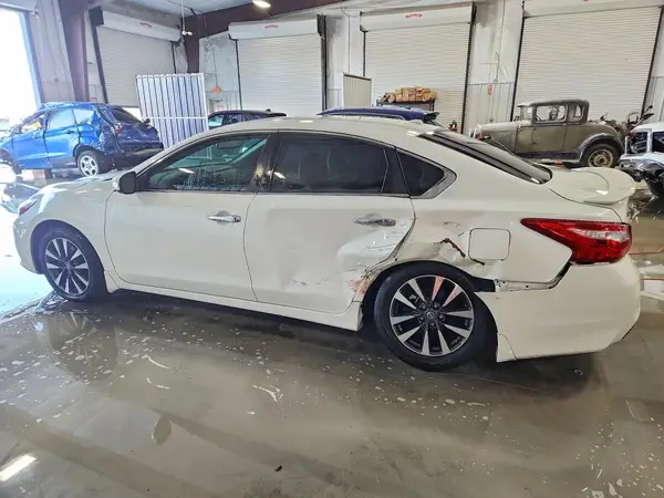 1N4AL3AP2HC144223 2017 NISSAN ALTIMA - Image 2