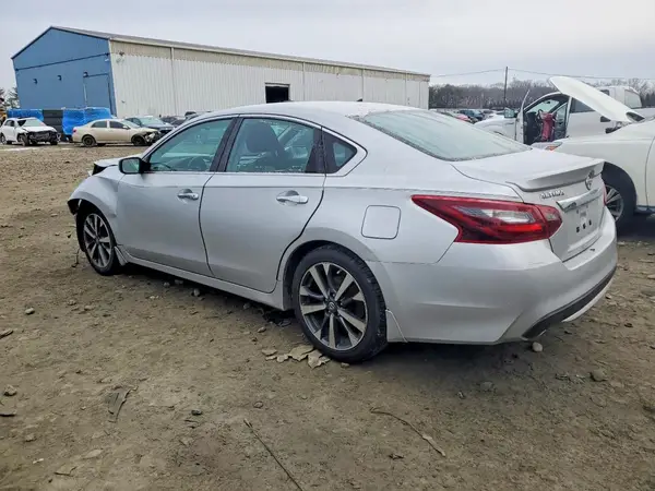 1N4AL3AP2HC145811 2017 NISSAN ALTIMA - Image 2