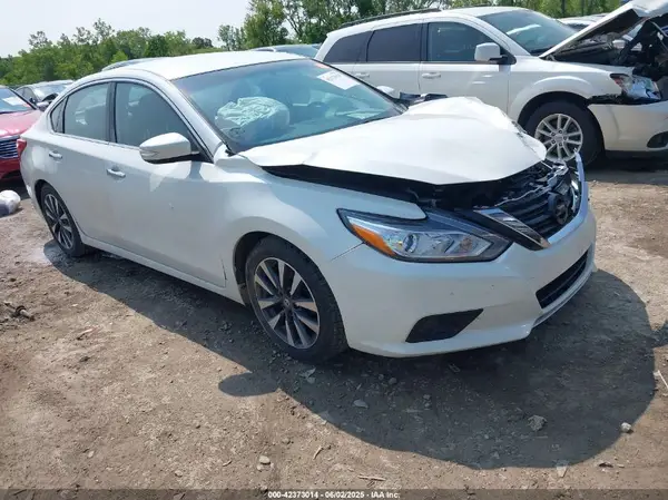 1N4AL3AP2HC172233 2017 NISSAN ALTIMA - Image 1