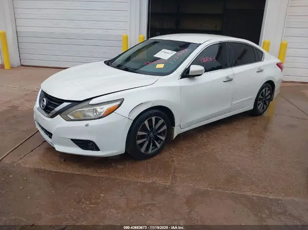 1N4AL3AP2HC173592 2017 NISSAN ALTIMA - Image 2