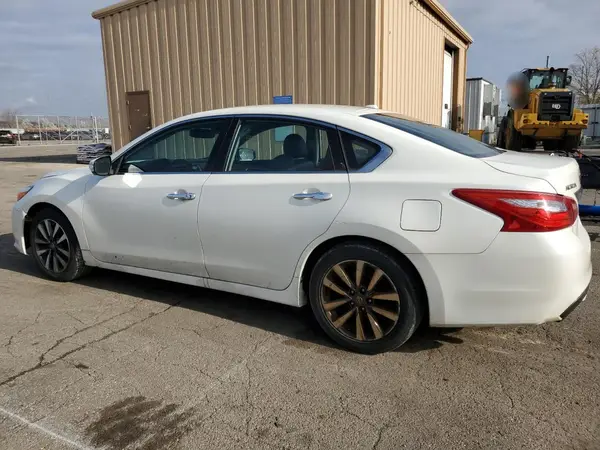 1N4AL3AP2HC176153 2017 NISSAN ALTIMA - Image 2