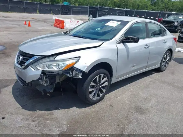 1N4AL3AP2HC196760 2017 NISSAN ALTIMA - Image 2