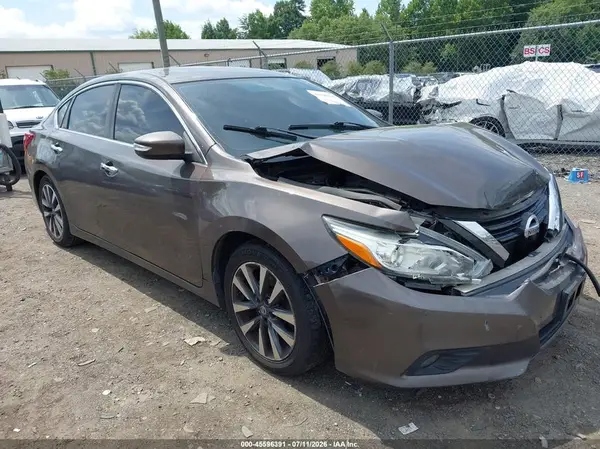 1N4AL3AP2HC204324 2017 NISSAN ALTIMA - Image 1