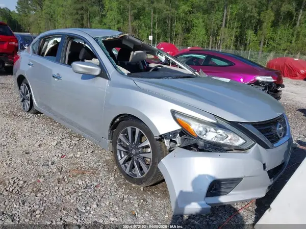 1N4AL3AP2HC208017 2017 NISSAN ALTIMA - Image 1