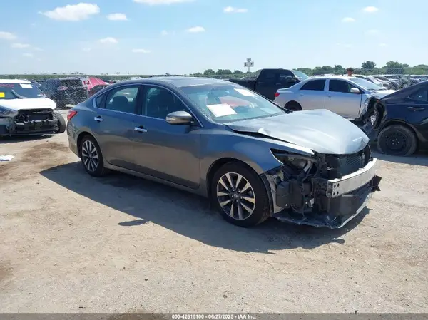 1N4AL3AP2HC241745 2017 NISSAN ALTIMA - Image 1