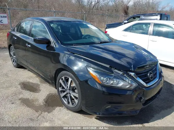 1N4AL3AP2HC250672 2017 NISSAN ALTIMA - Image 1