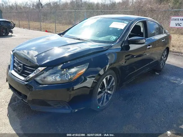 1N4AL3AP2HC250672 2017 NISSAN ALTIMA - Image 2