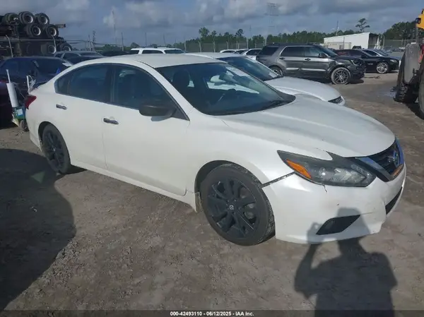 1N4AL3AP2HC251269 2017 NISSAN ALTIMA - Image 1