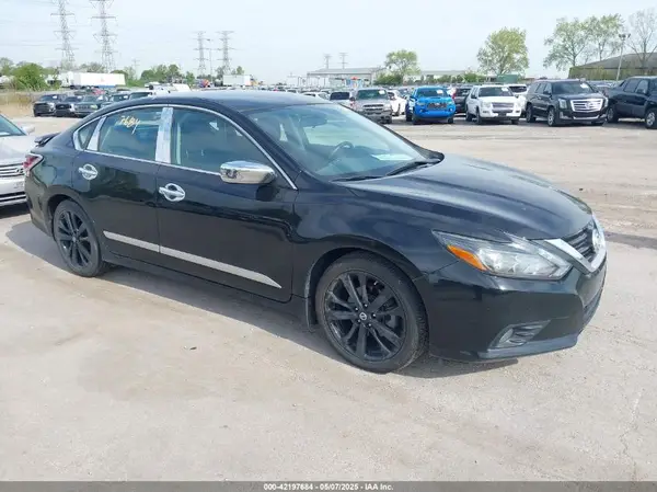1N4AL3AP2HC252910 2017 NISSAN ALTIMA - Image 1