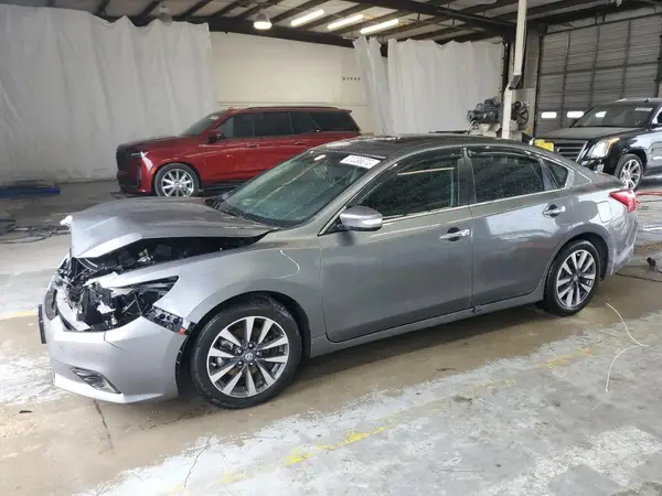 1N4AL3AP2HC257671 2017 NISSAN ALTIMA - Image 1