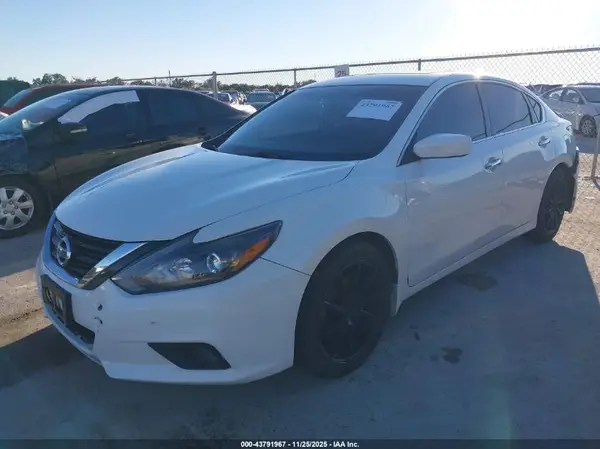 1N4AL3AP2HC261073 2017 NISSAN ALTIMA - Image 2