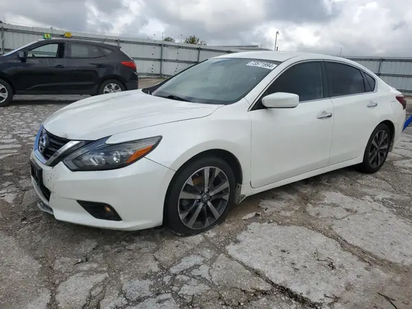 1N4AL3AP2HC268735 2017 NISSAN ALTIMA - Image 1