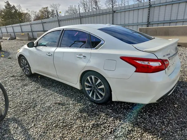 1N4AL3AP2HC278987 2017 NISSAN ALTIMA - Image 2