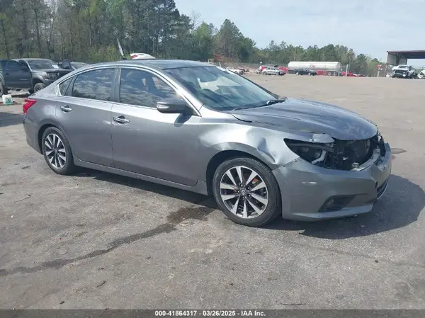 1N4AL3AP2HC288869 2017 NISSAN ALTIMA - Image 1