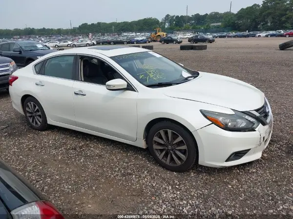 1N4AL3AP2HC292288 2017 NISSAN ALTIMA - Image 1