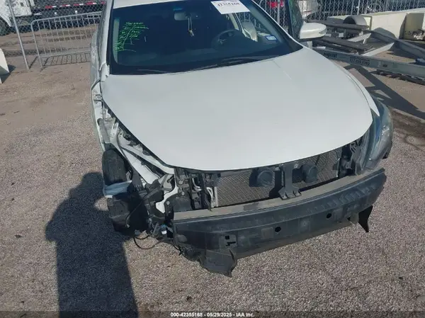 2017 NISSAN ALTIMA auction photo 6