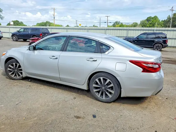 1N4AL3AP2HC470426 2017 NISSAN ALTIMA - Image 2