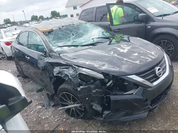 1N4AL3AP2HC477604 2017 NISSAN ALTIMA - Image 1