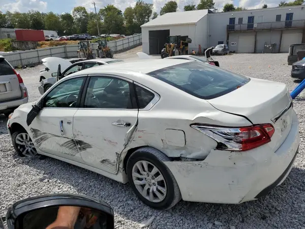 1N4AL3AP2HC495276 2017 NISSAN ALTIMA - Image 2