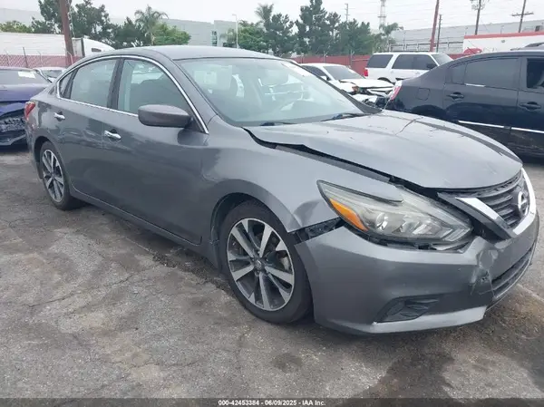 1N4AL3AP2HC498095 2017 NISSAN ALTIMA - Image 1