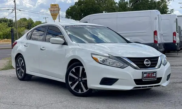 1N4AL3AP2HN305996 2017 NISSAN ALTIMA - Image 1