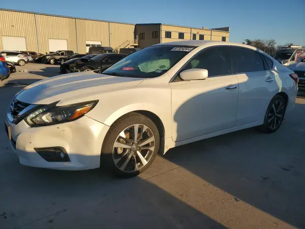 1N4AL3AP2HN322913 2017 NISSAN ALTIMA - Image 1