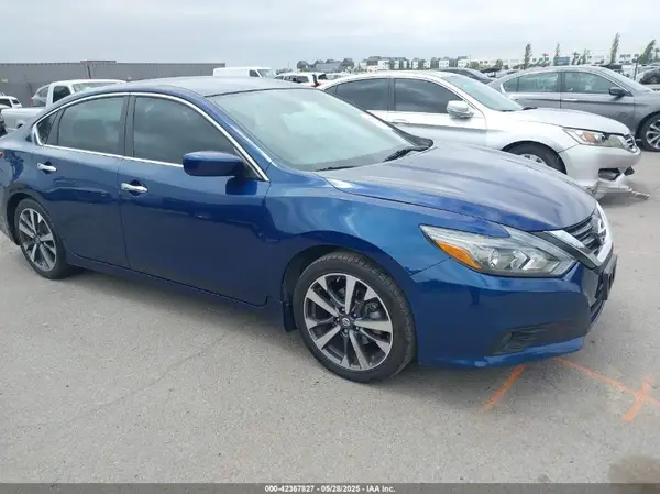 1N4AL3AP2HN333555 2017 NISSAN ALTIMA - Image 1