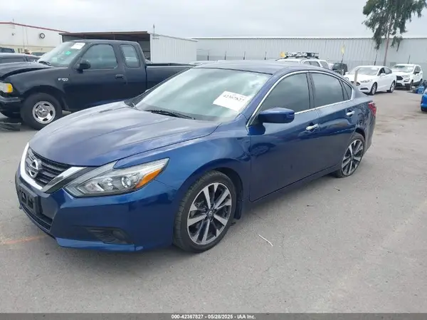 1N4AL3AP2HN333555 2017 NISSAN ALTIMA - Image 2